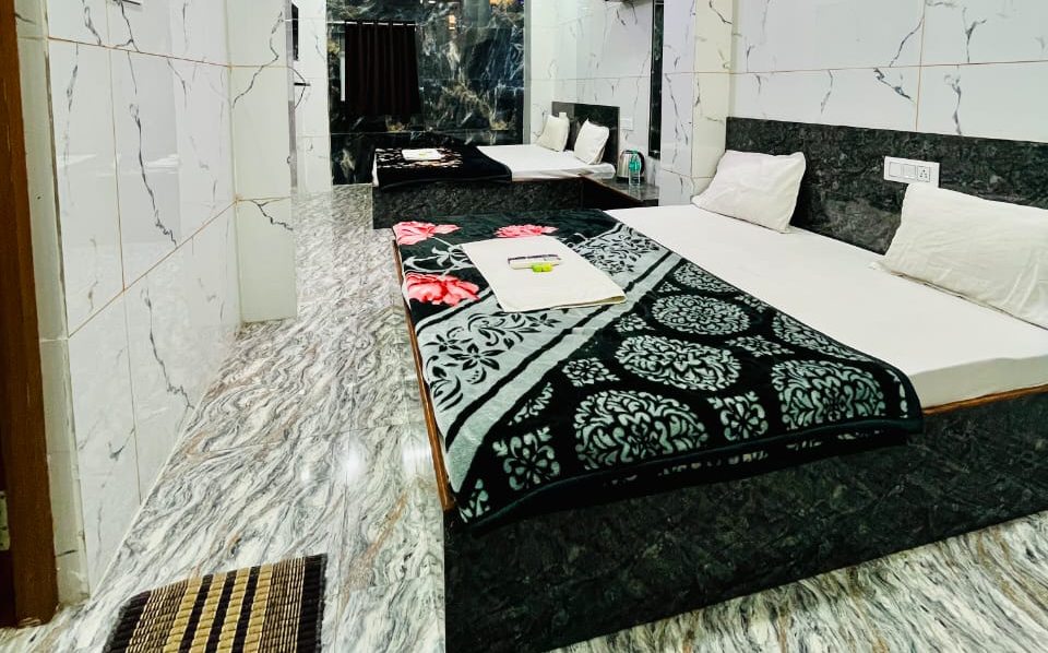 Deluxe Room with Balcony Image